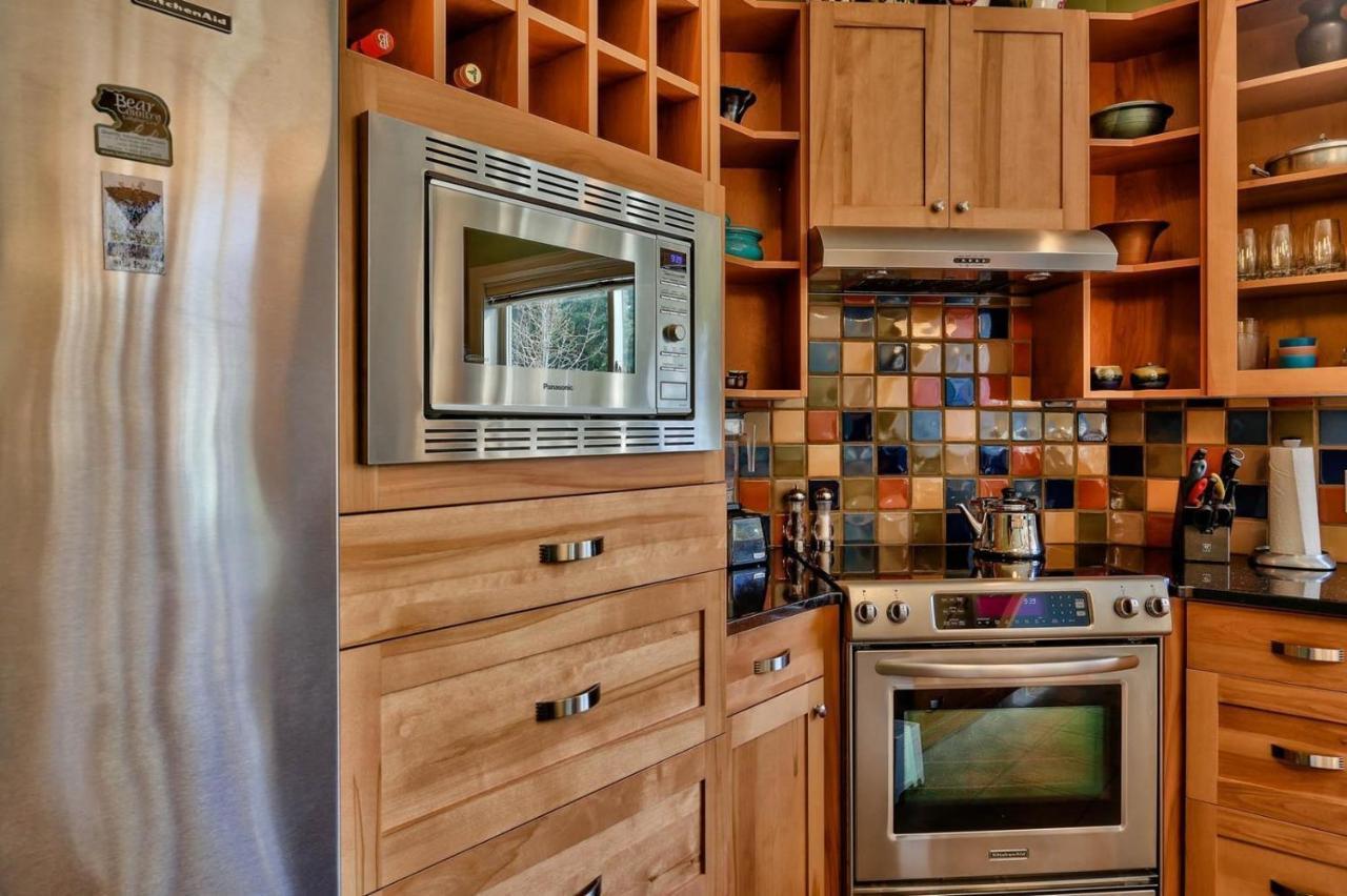 Soleil Chalet By Bear Country Sun Peaks Εξωτερικό φωτογραφία